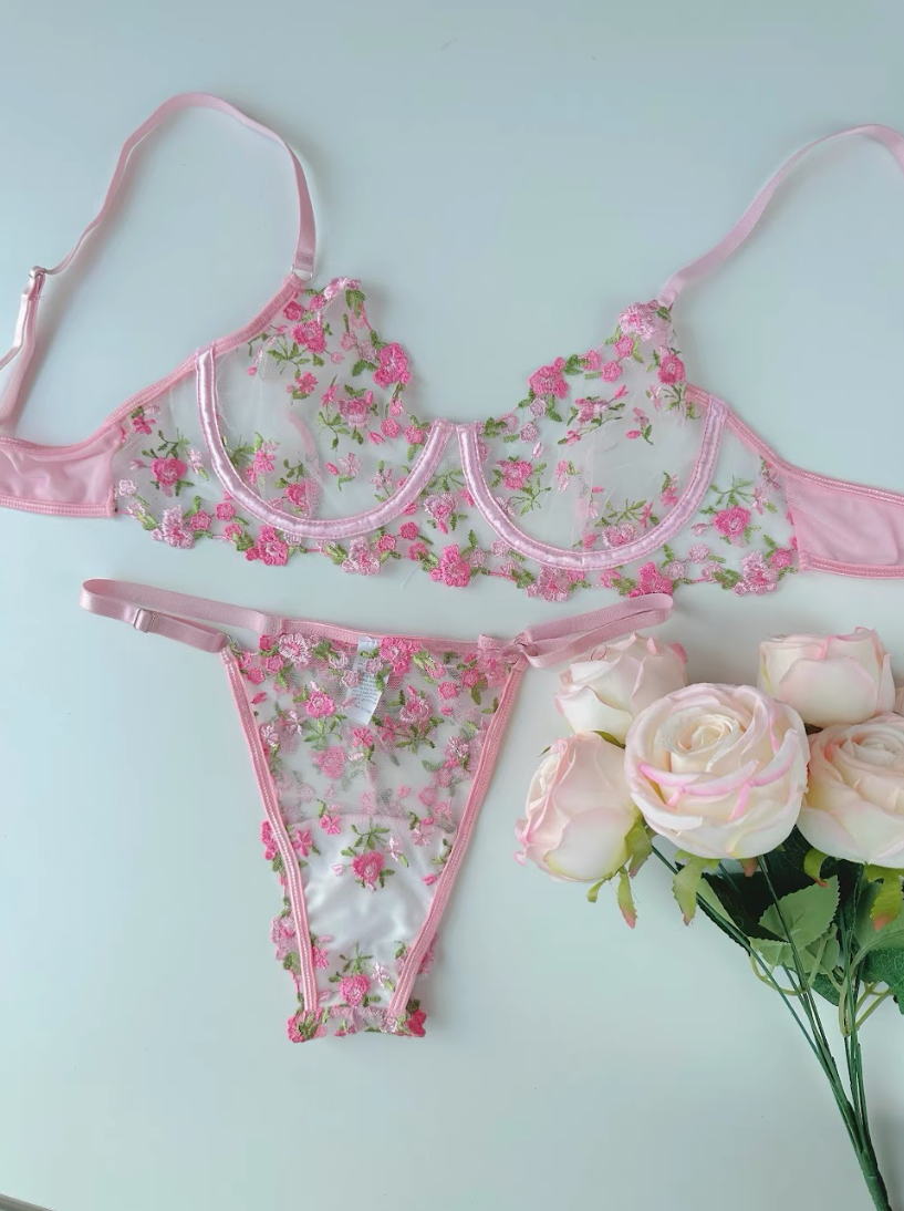 Floral Embroidery Underwire Bra Set