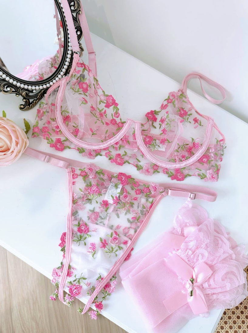 Floral Embroidery Underwire Bra Set